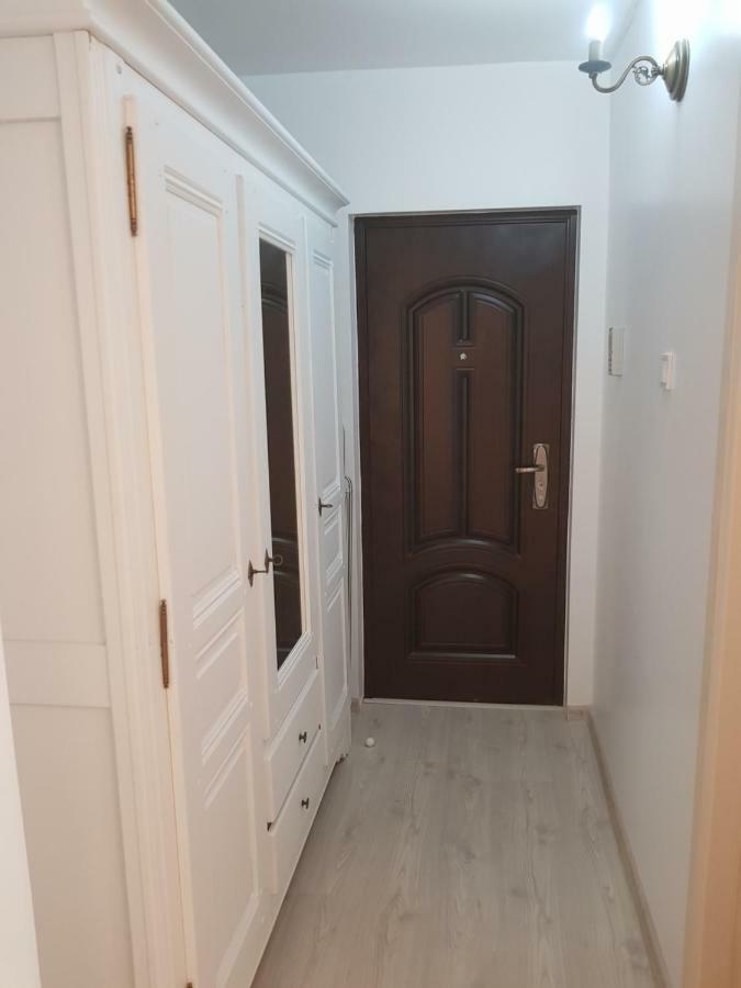 Cozy Apartment In A Quiet Area كرايوفا المظهر الخارجي الصورة