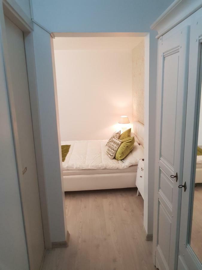 Cozy Apartment In A Quiet Area كرايوفا المظهر الخارجي الصورة